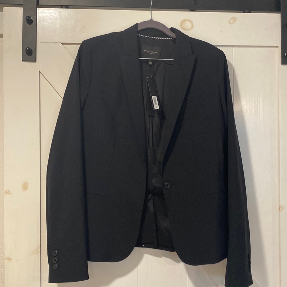 New with tags Banana Republic women’s suit jacket, size 8 Tall